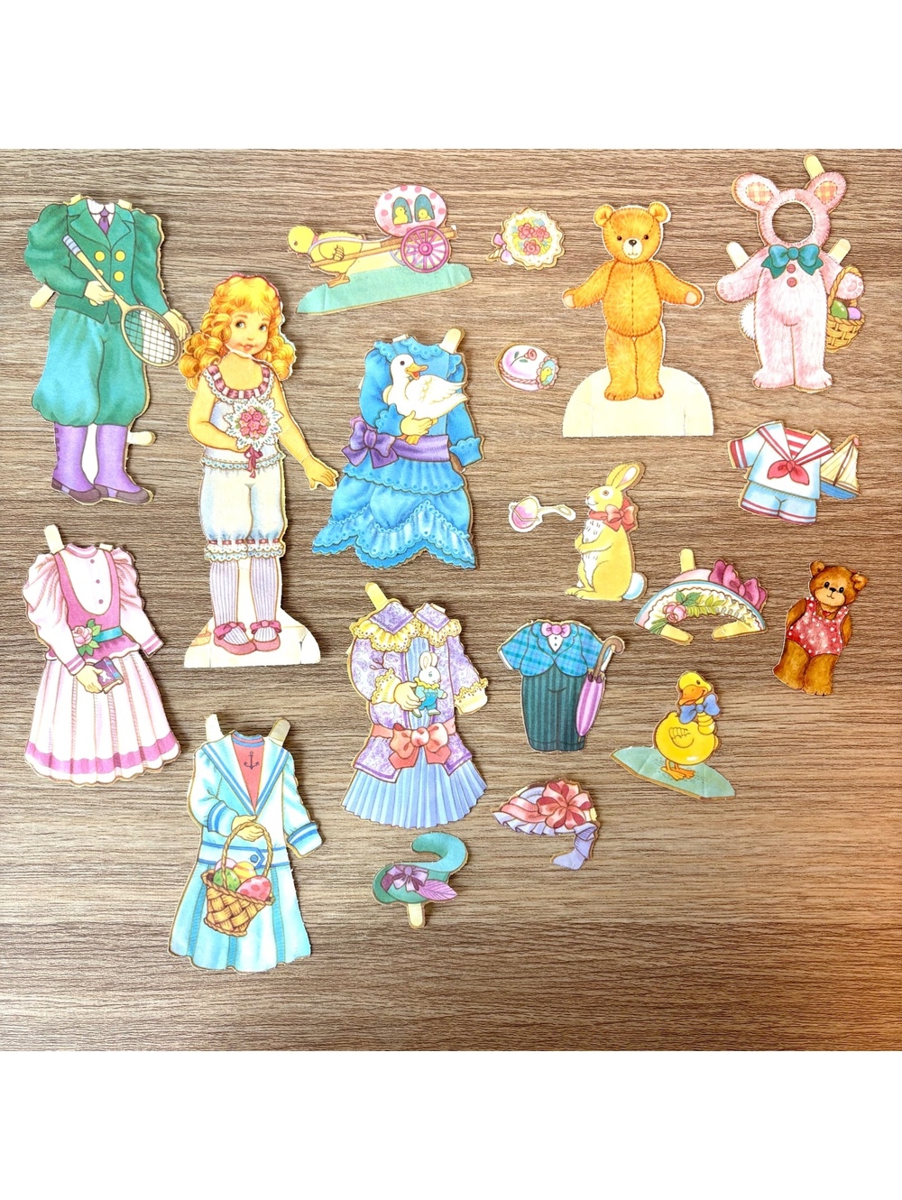 Vintage 1980s American Greetings Vicky Paper Doll Lot – Clothing & Accessories
